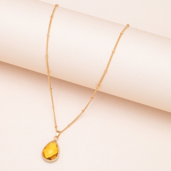 ๐ Goldtone Teardrop Faceted Birthstone Pendant Necklace - Picture 6 of 12